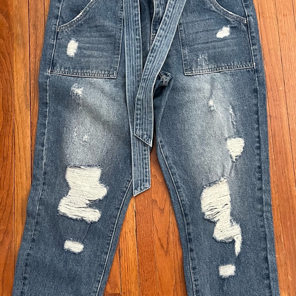 Vervet Cargo Distressed Jeans